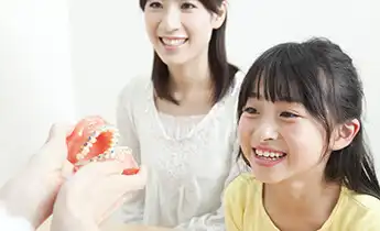 カウンセリングを受ける親子