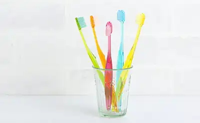 歯ブラシとコップ