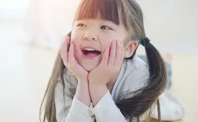 笑顔の子ども写真